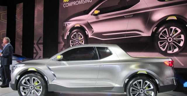 2022 Hyundai Santa Cruz small pickup truck coming along